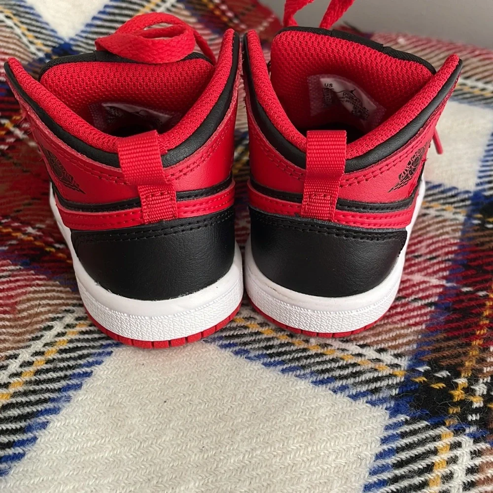 Jordan 1 - Picture 4 of 5